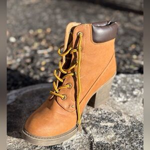 Dirty Laundry Tan Lace-Up Boots